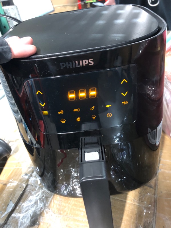 Photo 2 of PHILIPS 3000 Series Air Fryer Essential Compact with Rapid Air Technology, 