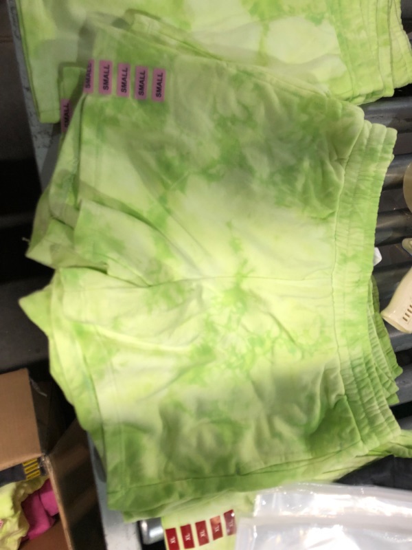 Photo 3 of Member's Mark Ladies Tie Dye Short Regular Fit Small Chartreuse