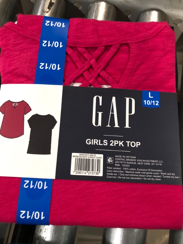 Photo 5 of GAP BOYS 2 PACK OF SHIRTS SIZE 10/12, GIRLS 2 PACK OF SHIRTS SIZE 10/12