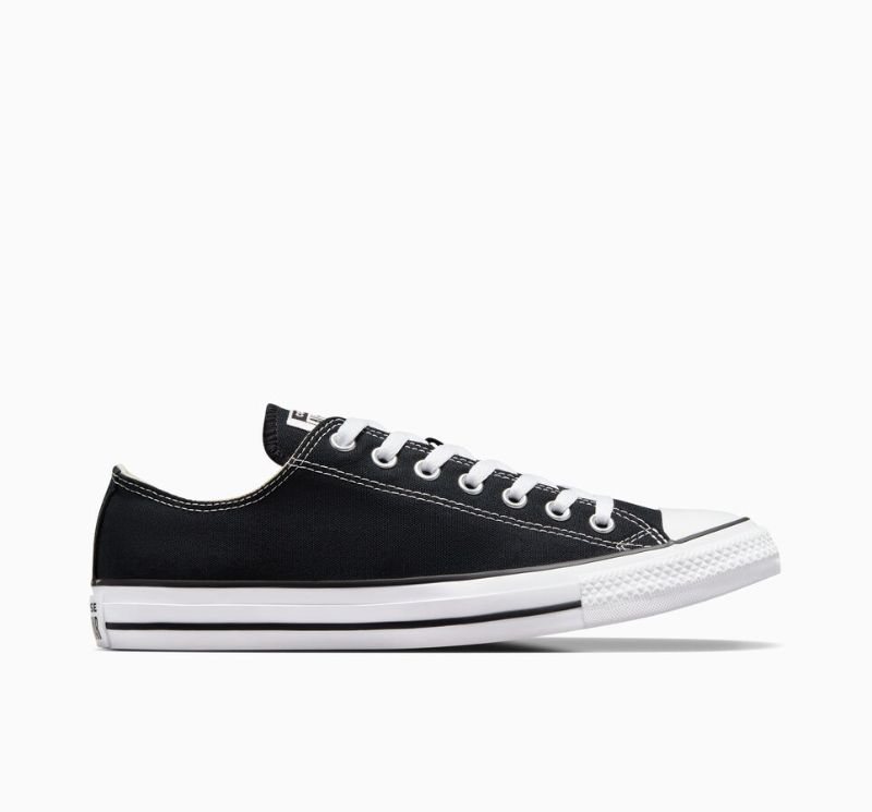 Photo 1 of Converse Size 13 Adult (Unisex) 