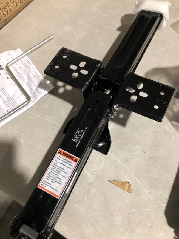 Photo 4 of * used * see images *
Quick Products QP-RVJ-S24 RV Stabilizing and Leveling Scissor Jack, 5,000 lbs. Max, 24" - Pair