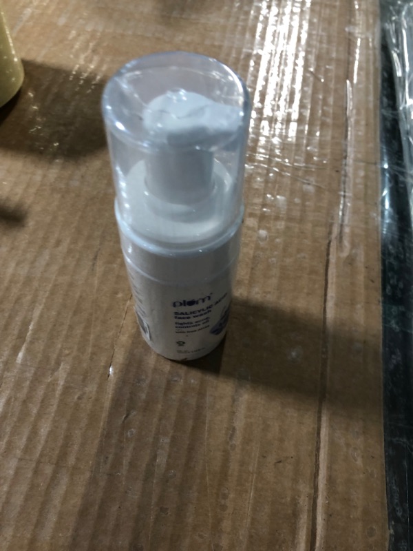Photo 1 of *expires 2025* Plum 1% Encapsulated Salicylic Acid Foaming Face Wash with Glycolic Acid, 