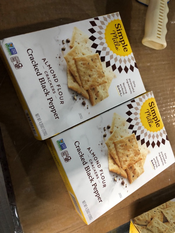 Photo 3 of *expires 11/21/23* simple Mills Almond Flour Crackers, Black Cracked Pepper (Pack of 2)