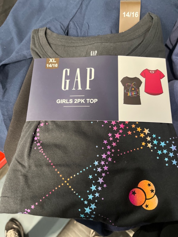 Photo 2 of BUNDLE GAP GIRLS 2 PACK TOP+ CHAMPION SWEATS SIZE 8 