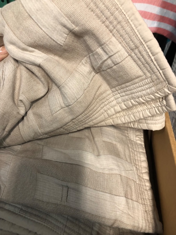 Photo 1 of **STOCK PHOTO FOR REFERENCE** Brandream King Size Quilt Set Cotton Beige Quilts Luxury Farmhouse Bedding Set Matelasse Coverlet Scalloped Quilted Comforter Sets 3-Piece