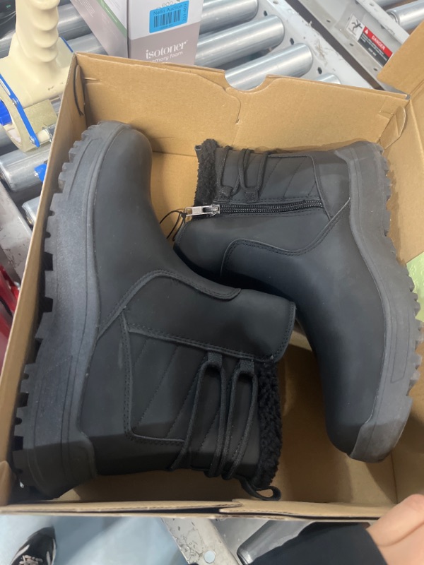 Photo 2 of EDDIE BAUER BLACK WINTER BOOTS SIZE 9 