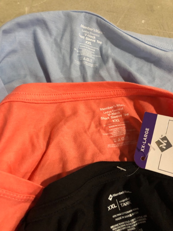 Photo 5 of *SEE PHOTOS*
APPAREL BUNDLE-THREE SHIRTS XXL, ONE SMALL, MEDIUM SHORTS