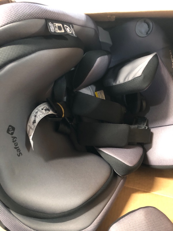 Photo 2 of **MISSING CUP HOLDERS**
Safety 1st Turn and Go 360 DLX Rotating All-in-One Car Seat, Provides 360° seat Rotation