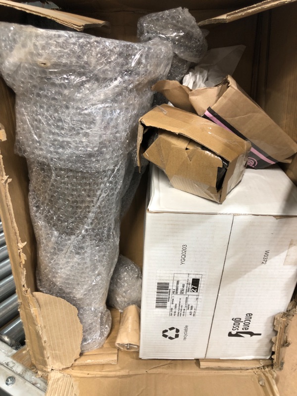 Photo 1 of Gama Sonic Solar Outdoor Lamp Post Light