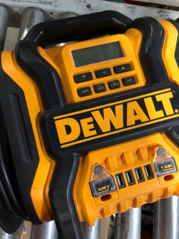 Photo 2 of DEWALT DXAEPS14 1600 Peak Battery Amp 12V Automotive Jump Starter/Power Station 