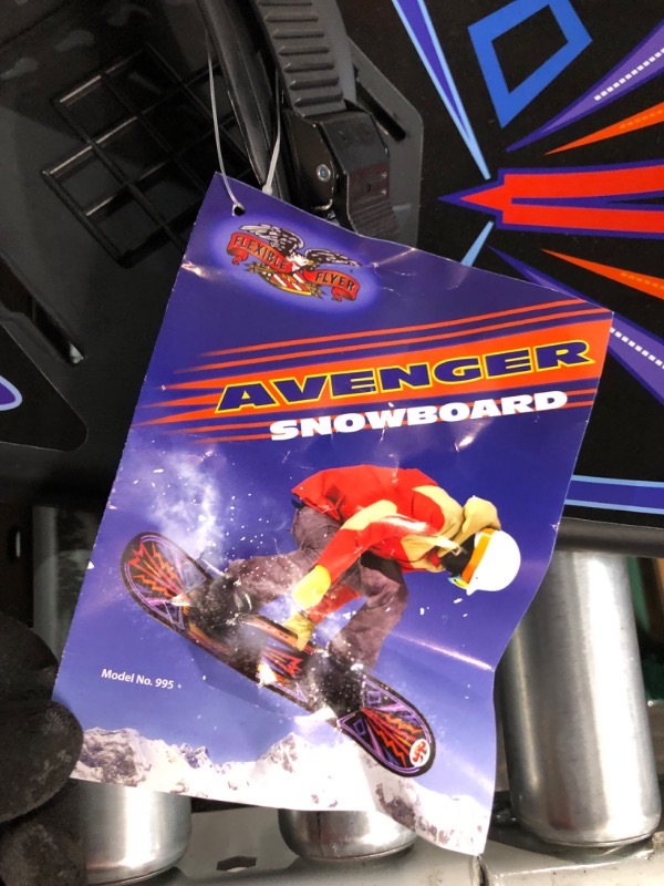 Photo 4 of Flexible Flyer Avenger Kids Beginner Snowboard