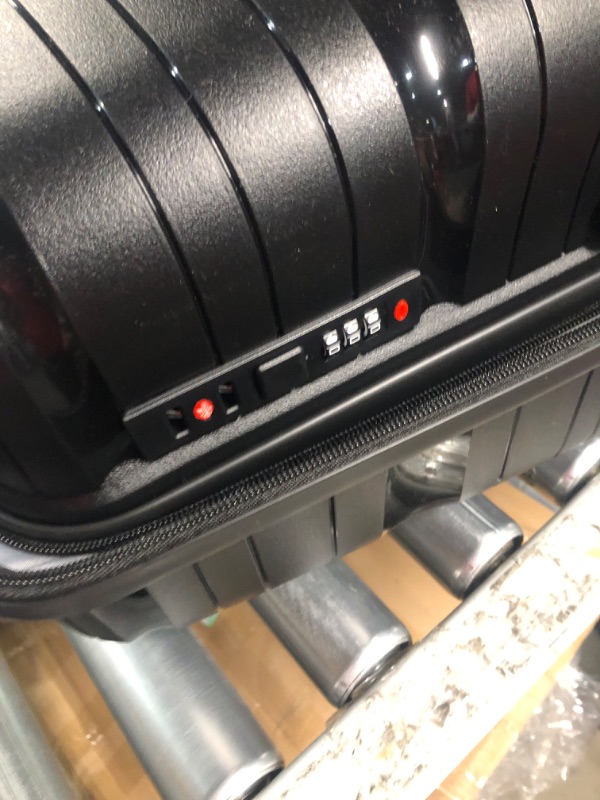 Photo 1 of Signature 24in Hard Side Suitcase Luggage 