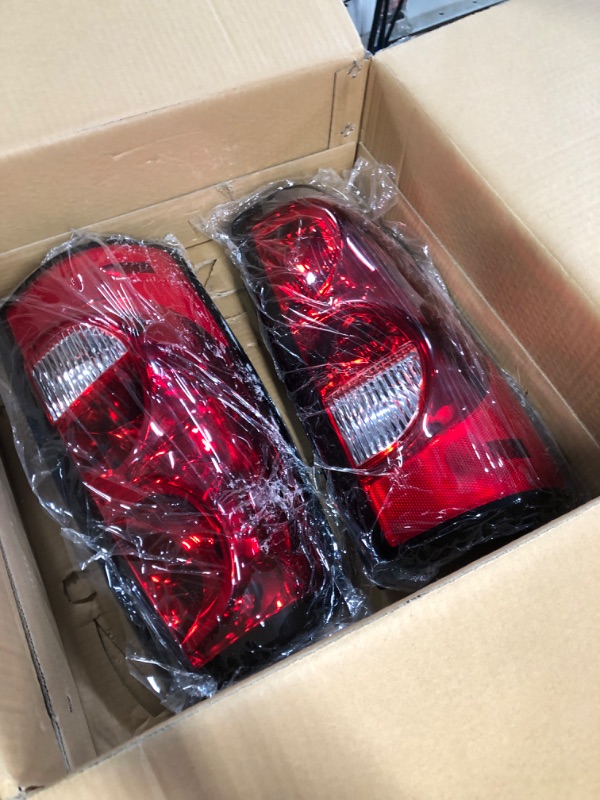 Photo 3 of RANSOTO Silverado Tail Light Compatible With 2003 2004 2005 2006 Chevy Silverado 1500 2500 3500 Driver And Passenger Rear Brake Lamps