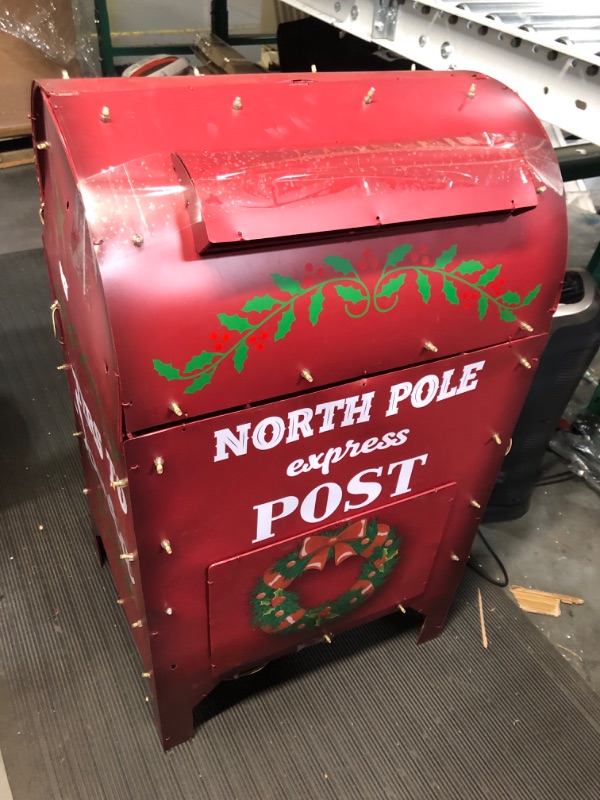 Photo 1 of * lights do not function *
NORTH POLE EXPRESS POST MAILBOX