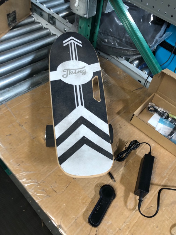 Photo 7 of ****NON FUNCTIONAL****READ NOTES*****
Electric Skateboard with Remote, 350W Electric Skateboards for Adults, 12.4 Mph Top Speed & 8 Miles Range, Electric Longboard for Adults & Teens, Built-in Intelligent BMS, Easy Carry Handle Design