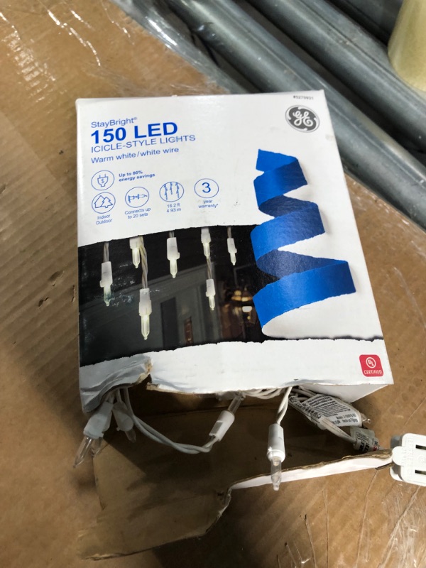 Photo 4 of **READ NOTES****
GE StayBright 150-Count Constant White Mini LED Plug-In Christmas Icicle Lights
