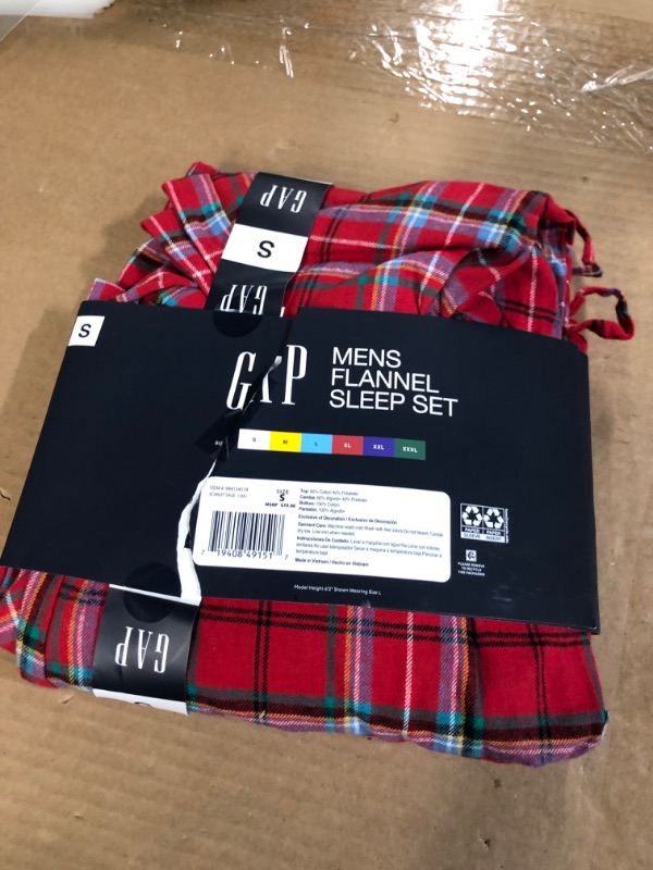 Photo 2 of Gap Men's Flannel Sleep Set (Red, Small)