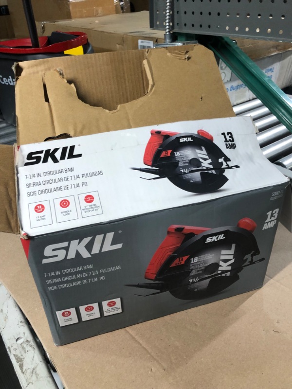 Photo 4 of **FOR PARTS ONLY**** READ NOTES
Skil 5080-01 13-Amp 7-1/4" Circular Saw, Red 13Amp Circular Saw