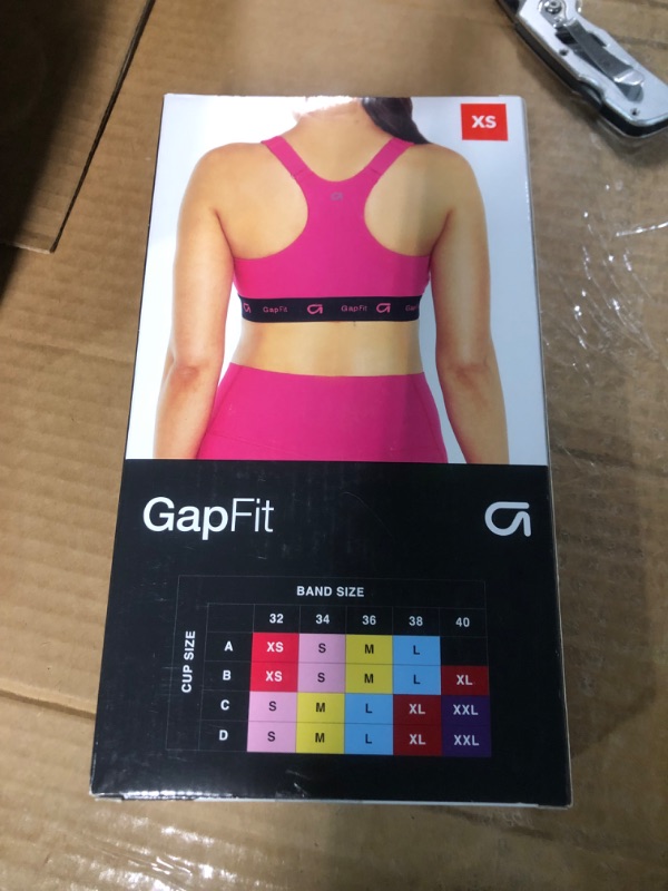 Photo 2 of GAP Fit Women's 4 Way Stretch Moisture Wicking Racerback Sports Bra (XS)
