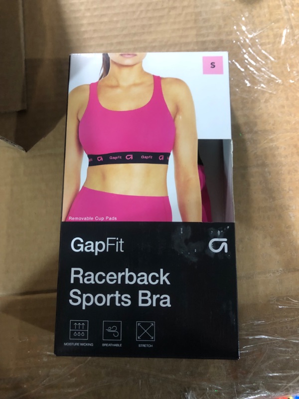 Photo 2 of GAP Fit Women's 4 Way Stretch Moisture Wicking Racerback Sports Bra (S)
