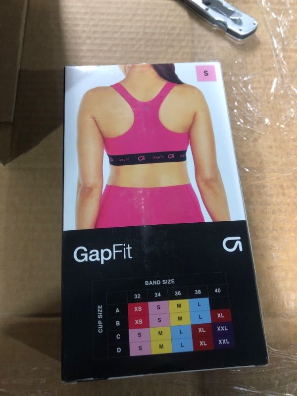 Photo 3 of GAP Fit Women's 4 Way Stretch Moisture Wicking Racerback Sports Bra (S)
