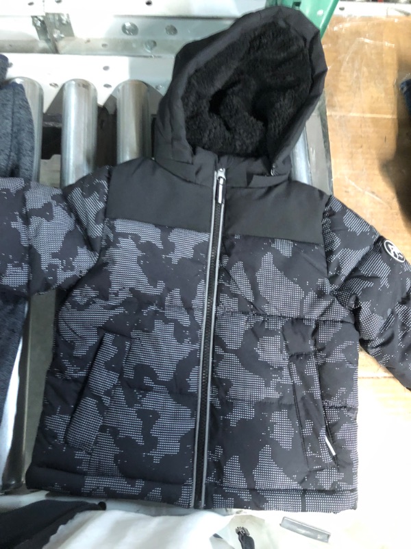 Photo 2 of hoodie puffer jacket 2T BLACK 