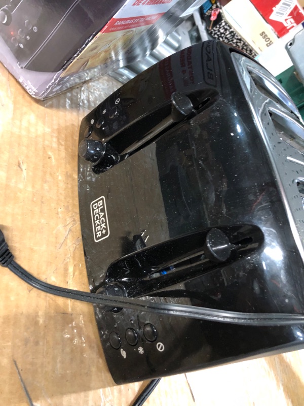 Photo 8 of **FOR PARTS ONLY*** READ NOTES
BLACK+DECKER 4-Slice Toaster, Extra-Wide, Black, TR1410BD