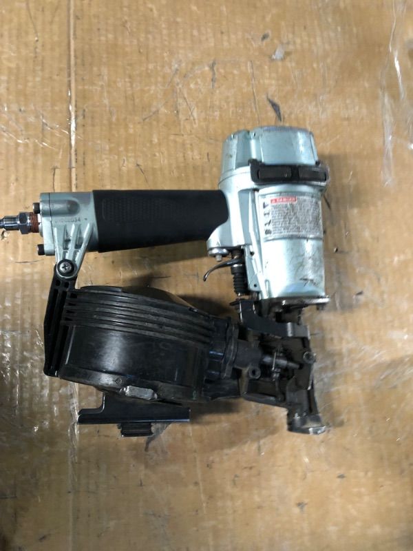 Photo 1 of **FOR PARTS ONLY** read notes
Metabo HPT Roofing Nailer | Pro Preferred Brand of Pneumatic Nailers | 16 Degree Magazine | Accepts 7/8-Inch to 1-3/4-Inch Nails | Ideal for Asphalt Roofing Shingles & Insulation Boards | NV45AB2