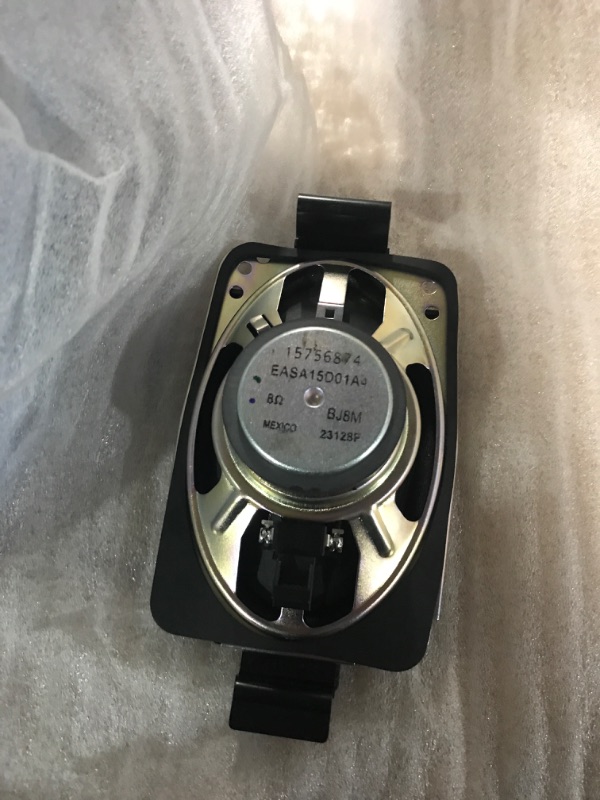 Photo 1 of GM Genuine Parts 15756874 Rear Radio Speaker