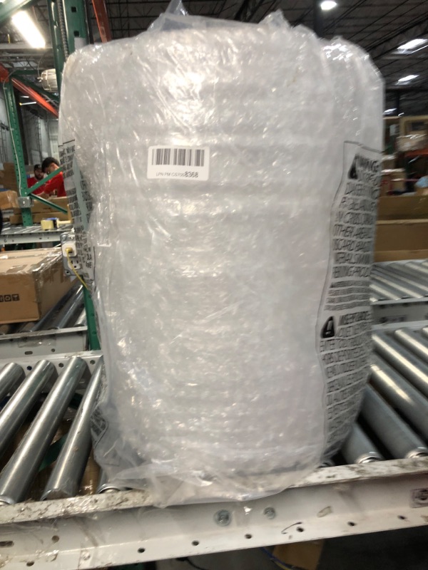 Photo 3 of Amazon Basics Perforated Bubble Cushioning Wrap - Medium 5/16", 24-Inch x 100-Foot Long Roll