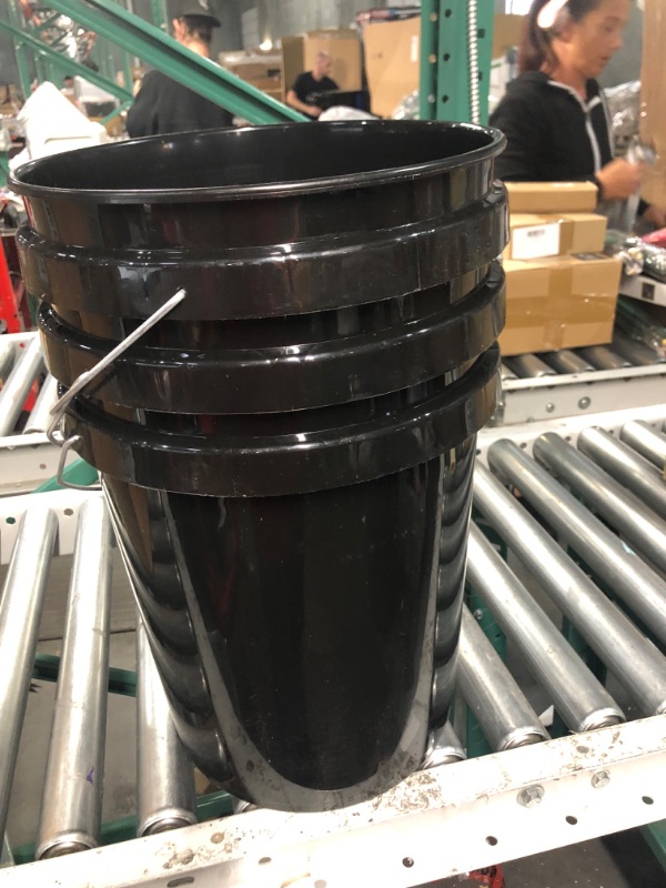 Photo 2 of ***USED LIKE NEW***United Solutions 5 Gallon Bucket, Heavy Duty Plastic Bucket, Comfortable Handle, Easy to Clean, Perfect for on The Job, Home Improvement, or Household Cleaning; Black, Pack of 3 Black Pack of 3