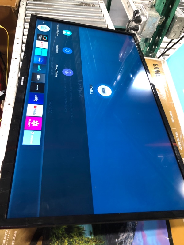 Photo 2 of SAMSUNG 32-inch Class LED Smart FHD TV 1080P (UN32N5300AFXZA, 2018 Model)