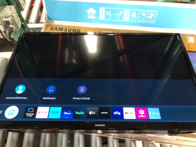 Photo 4 of SAMSUNG 32-inch Class LED Smart FHD TV 1080P (UN32N5300AFXZA, 2018 Model)