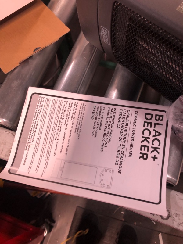 Photo 2 of [FOR PARTS, READ NOTES]
BLACK+DECKER Oscillating Space Heater, Portable Heater with Remote Control, Ceramic Small Space Heater 
NONREFUNDABLE