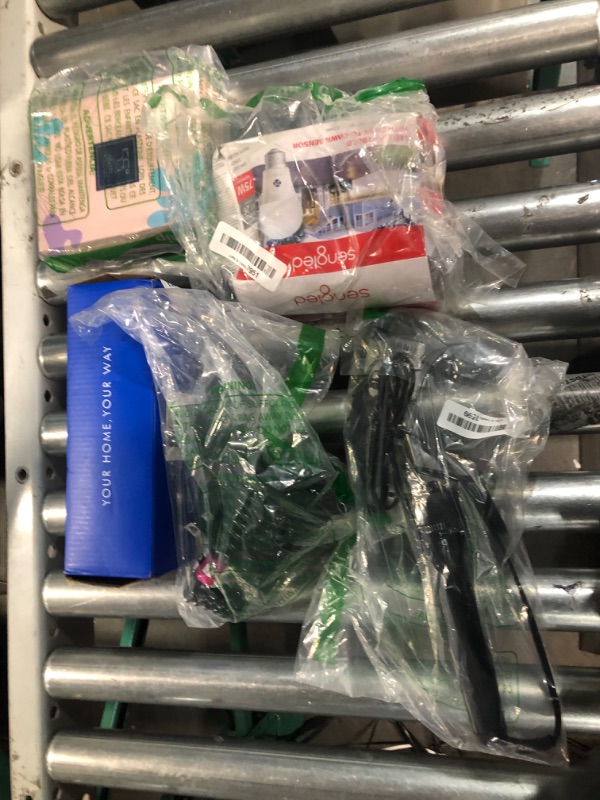 Photo 1 of **MISC. ITEMS BUNDLE PACK NO RETURN**