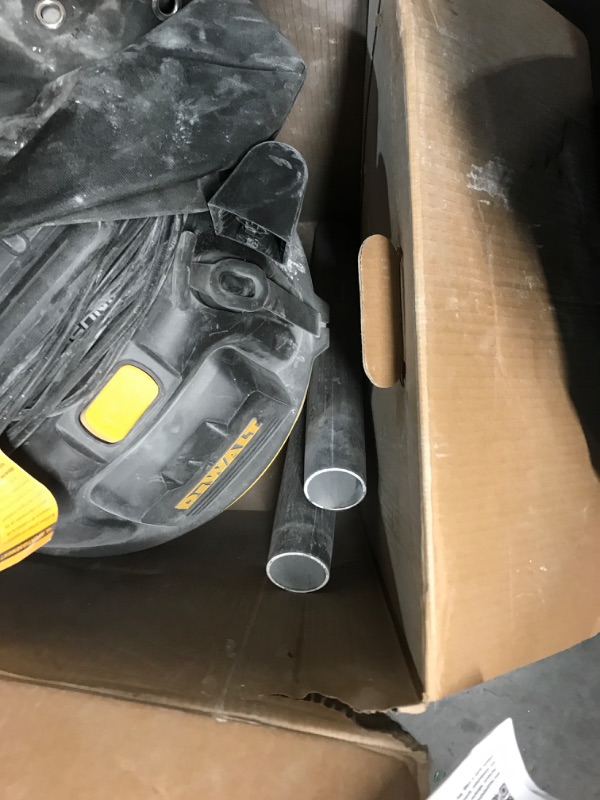 Photo 4 of ***PARTS ONLY****
DEWALT Stealthsonic Quiet 12-Gallons 5.5-HP Corded Wet/Dry Shop Vacuum with Accessories Included
