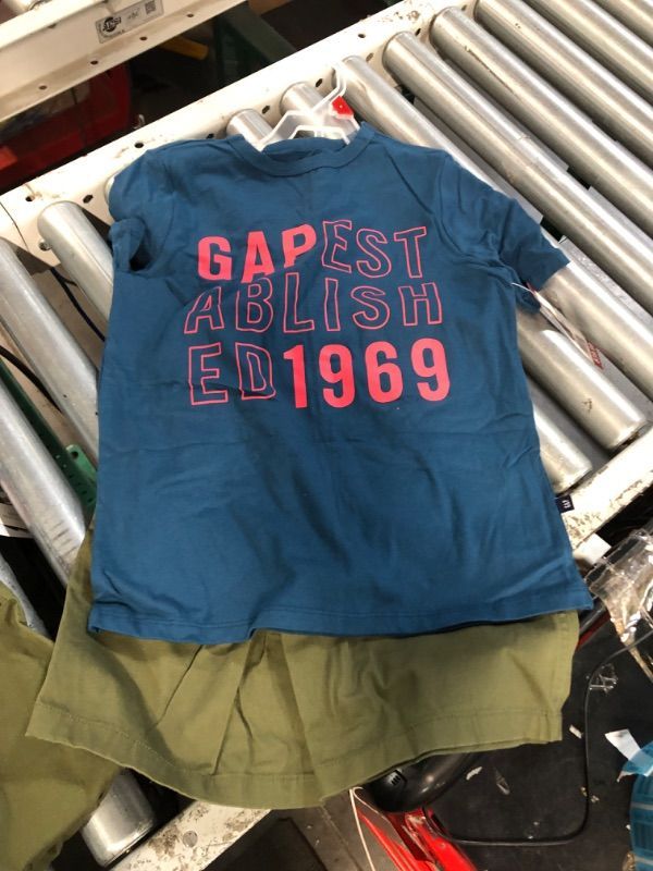 Photo 1 of GAP Boy's 2-Piece Short Sleeve T-Shirt & Shorts Outfit Set Size 10/12