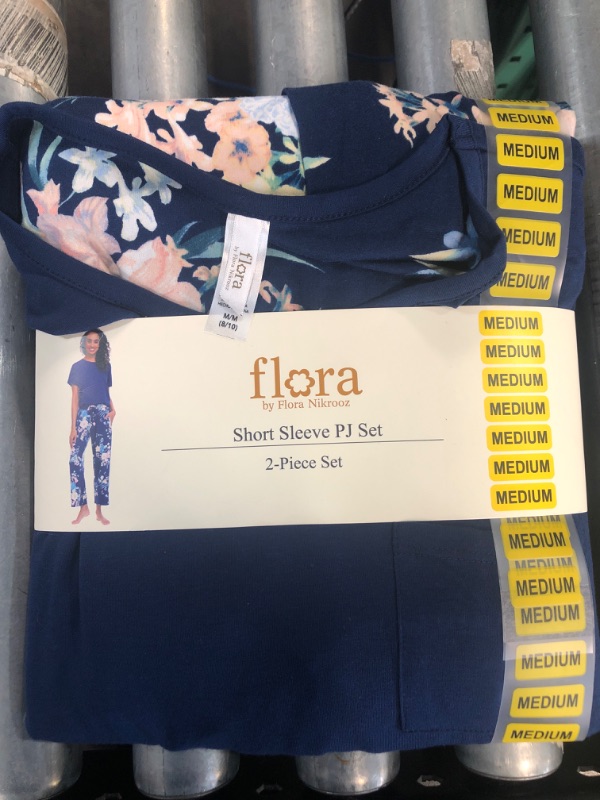 Photo 1 of Flora 2 piece set 