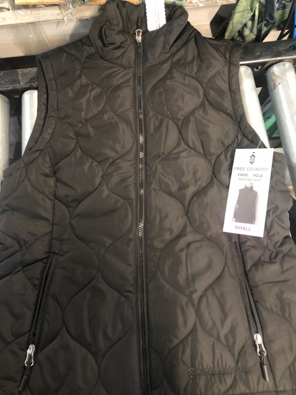 Photo 1 of free country quilted vest 