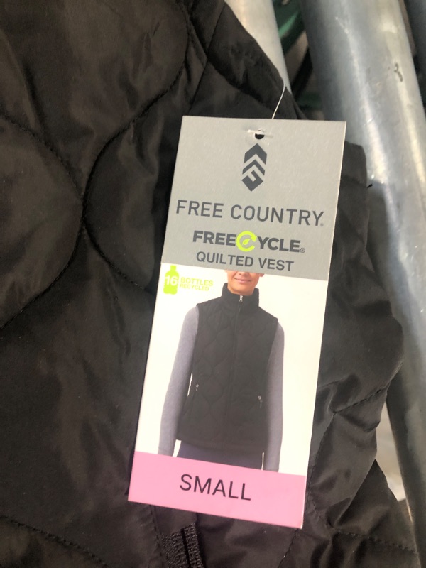 Photo 1 of free country quilted vest 