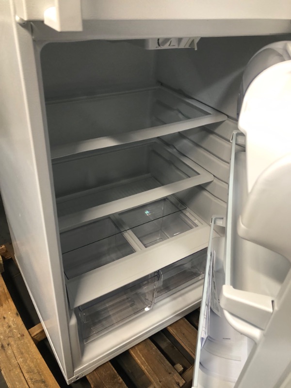 Photo 4 of (READ NOTES) 14.3 cu. ft. Top Freezer Refrigerator in White

