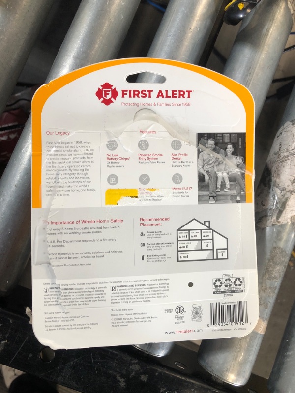 Photo 4 of (READ NOTES/SEE PHOTO) First Alert BRK PRC710 Smoke and Carbon Monoxide Alarm with Built-In 10-Year Battery , White PRC710 Detector Alarm