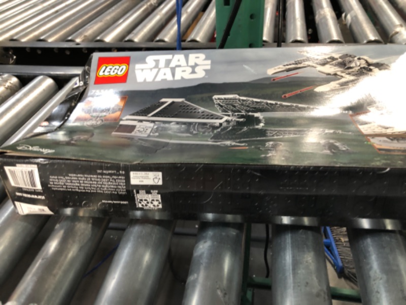 Photo 4 of **FACTORY SEALED**  LEGO Star Wars Mandalorian Fang Fighter vs. TIE Interceptor 75348 Building Toy Set,