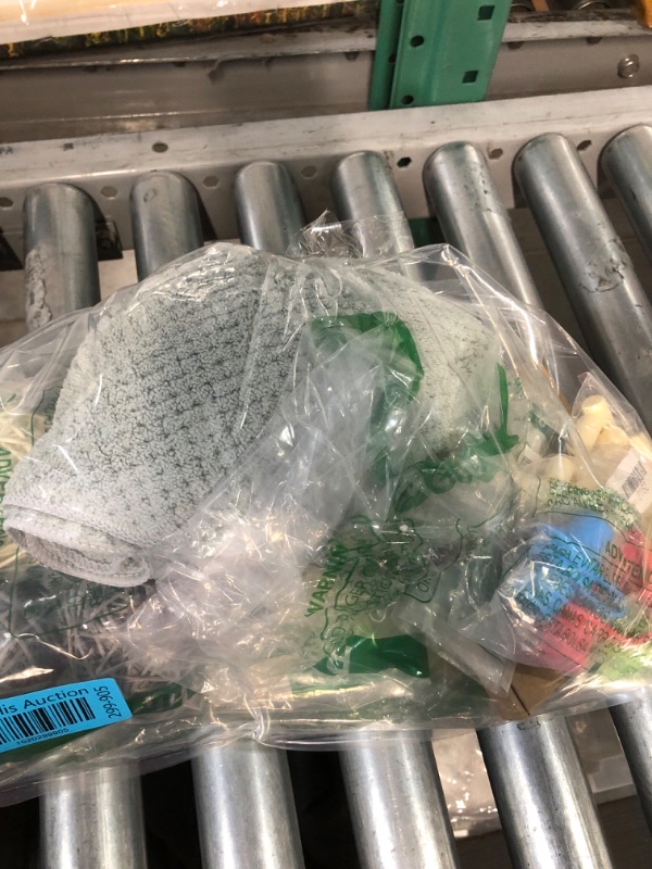 Photo 1 of **NON REFUNDABLE**
ASSORTED BUNDLE OF ITEMS