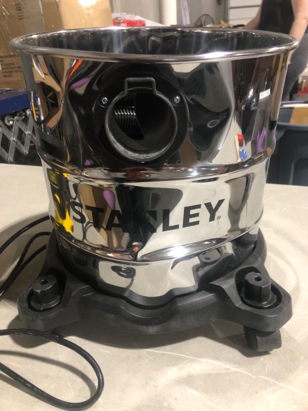 Photo 2 of * important * see clerk notes *
Stanley SL18116 Wet/Dry Vacuum, 6 Gallon, 4 Horsepower, Stainless Steel Tank, 4.0 HP, Silver+yellow