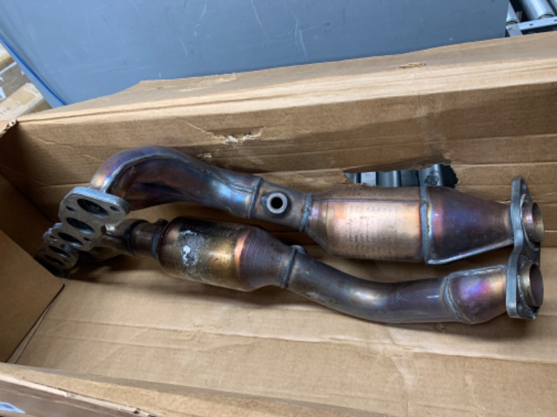 Photo 2 of BoardRoad Catalytic Converter For 2005-2011 Tacoma / 2003-2009 Toyota 4Runner / 2007-2010 FJ Cruiser 4.0L (Right+Left)
