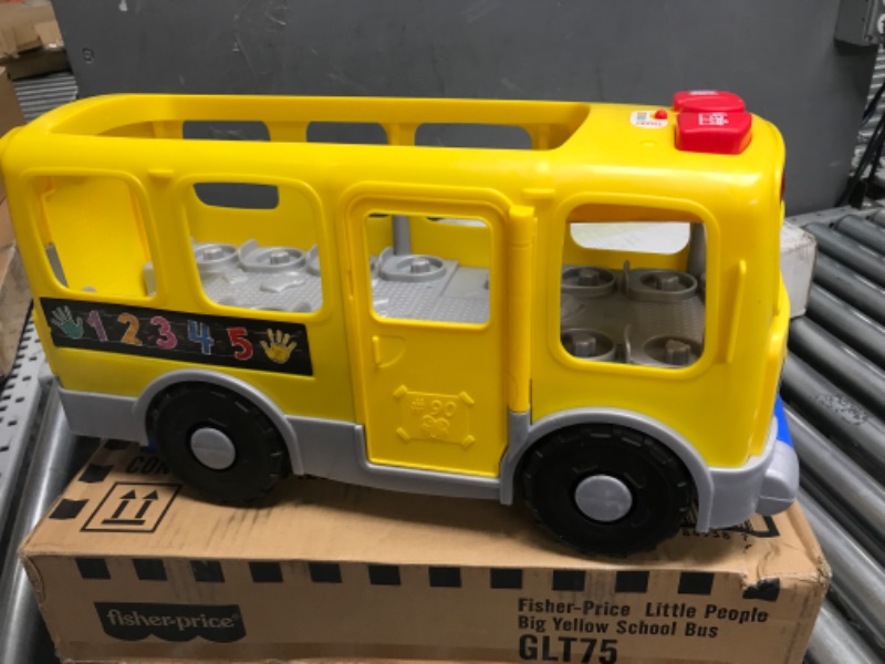 Photo 2 of Fisher-Price Little People Yellow School Bus (Mattel GTL68), Spanish Version