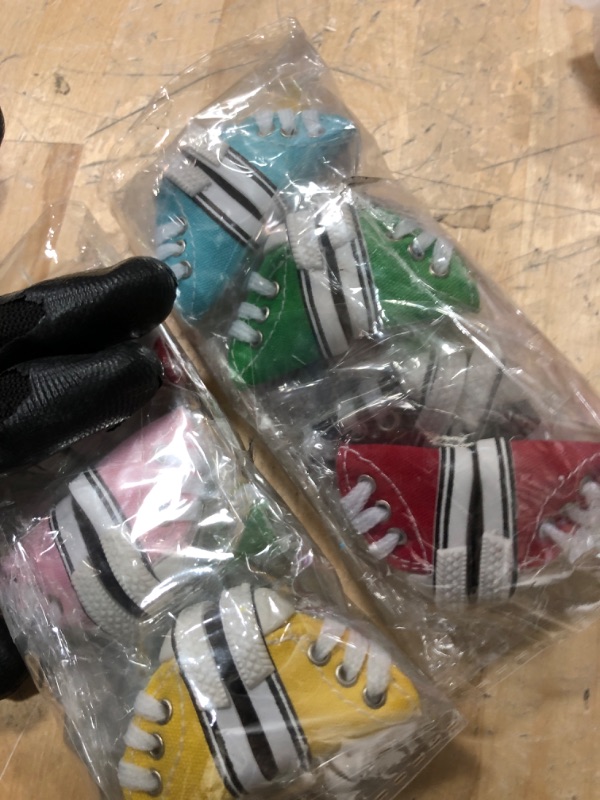 Photo 1 of Grosun 6 Pairs Mini Shoes Mini Finger Shoes Fingerboard Shoes Doll Shoes Mini Skateboard Shoes Mini Sneakers Finger Shoes for Fingerboard Miniature Shoes Tiny Shoes for Finger (Mixed Color) 2PK |(12 PIECE)