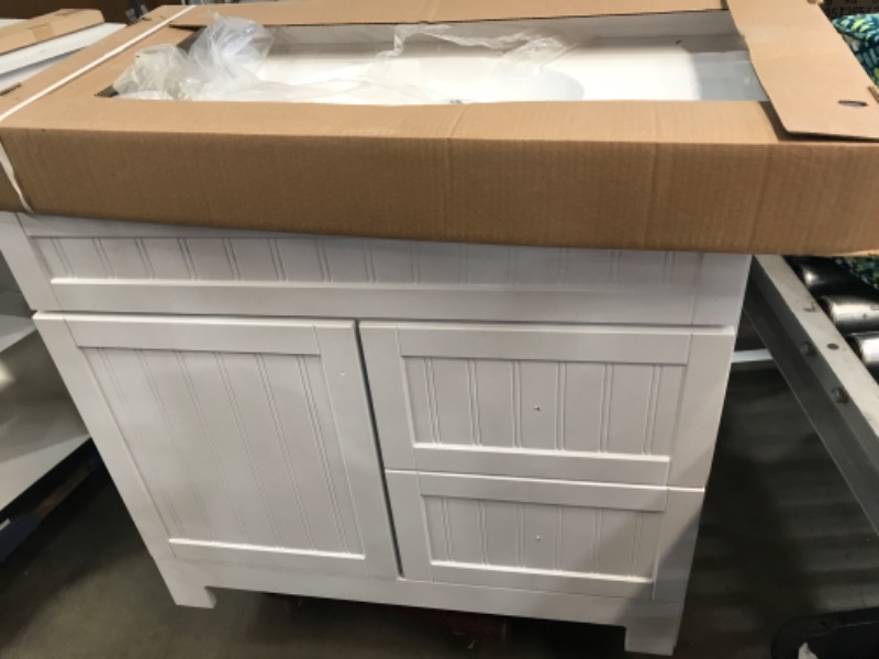 Photo 1 of 34X36X19IN BATHROOM VANITY(UNKNOWN BRAND)