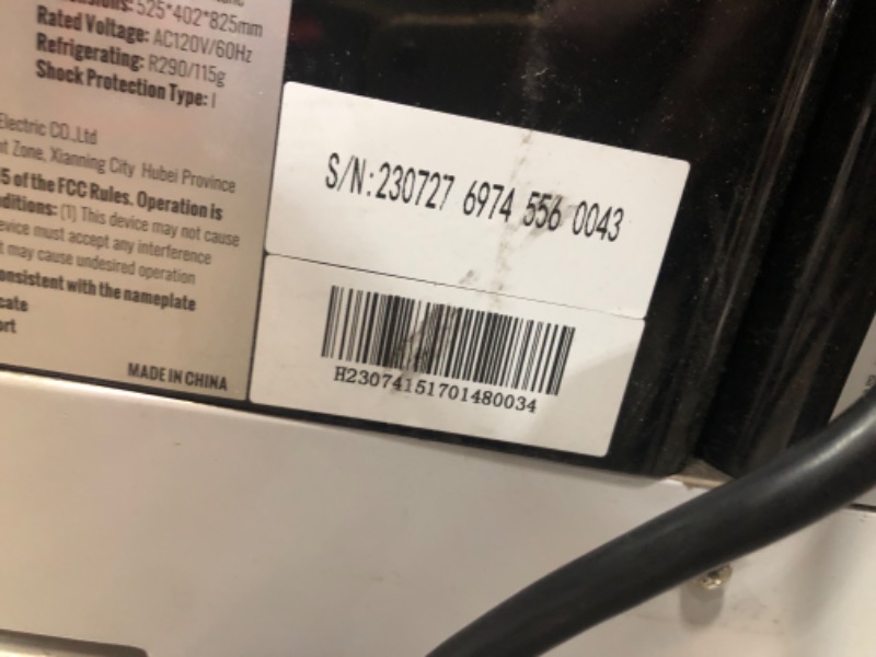 Photo 1 of **DOES NOT TURN ON/NEEDS PROFESSIONAL REPAIR**   VEVOR Commercial Slushy Machine, 24L/6.4Gal Two Bowls, 100 Cup Margarita Smoothie Frozen Drink Maker, 640W Stainless Steel Margarita Machine, Slushie Machine for Party Cafe Restaurants Bars Home